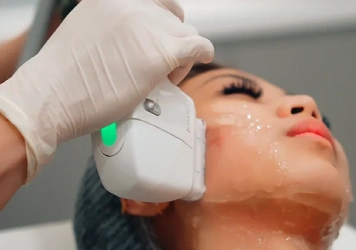 https://ladermaskinclinic.com/wp-content/uploads/2026/01/Ultrasound-Gel-Application.webp